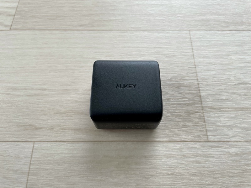 AUKEY「65W PD Charger」正面