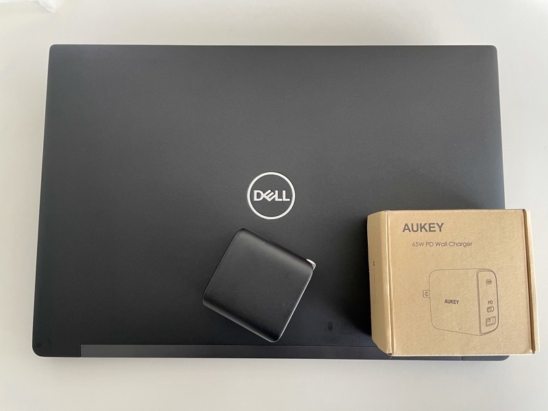 Dell Latitude 7390 と AUKEY 65w PD Charger